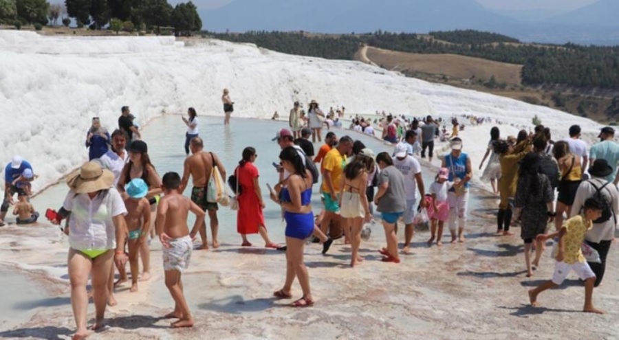 Pamukkale'ye ağustos ayında 400 bin ziyaretçi bekleniyor
