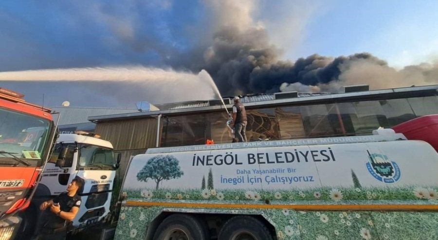 İnegöl'deki yangınla mücadele için herkes seferber oldu