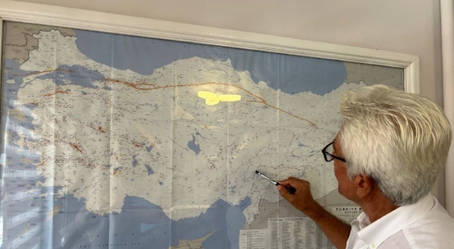 Depremle ilgili Prof. Dr. Pampal'dan 'Savrun fayı' açıklaması