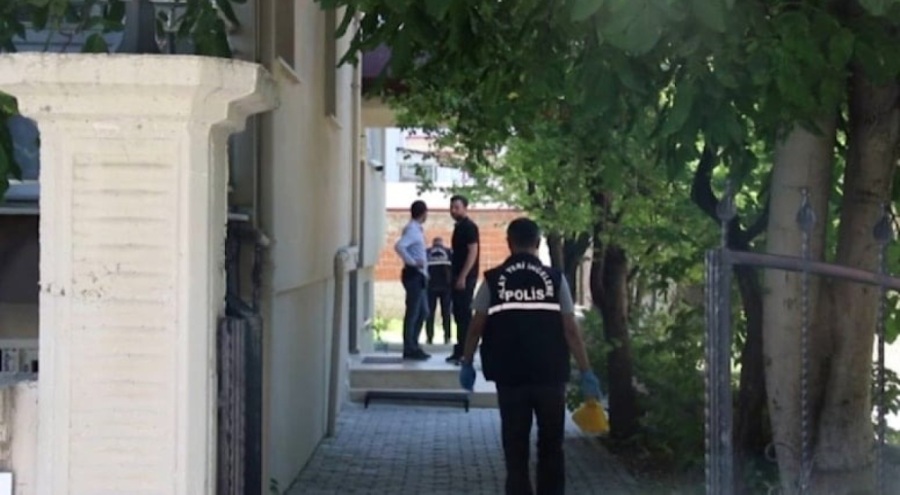 80 yaşındaki kadın, eşi tarafından bıçaklandı