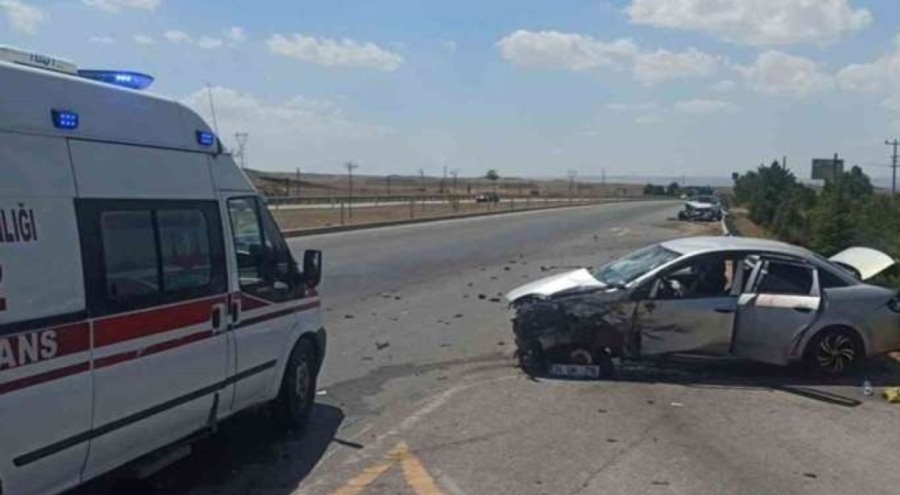 Otomobil ile cip kavşakta çarpıştı, yaralılar var