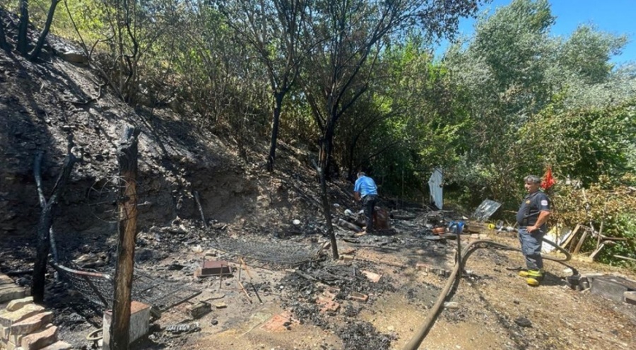 Bağ evinde çıkan yangın ormana sıçradı!