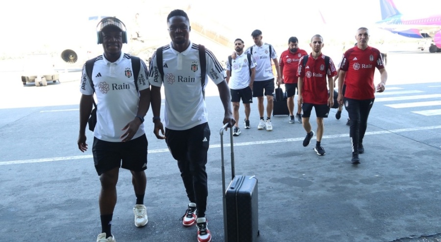 Beşiktaş, Tirana maçı için Arnavutluk'a geldi