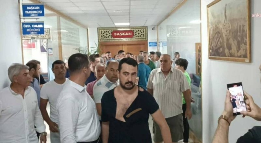 AK Partili Belediye Başkanı'ndan İYİ Partili üyeye yumruklu saldırı