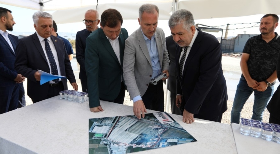 Sanayi ve Teknoloji Bakan Yardımcısı Bursa'da 10 fabrikanın yandığı bölgeyi ziyaret etti