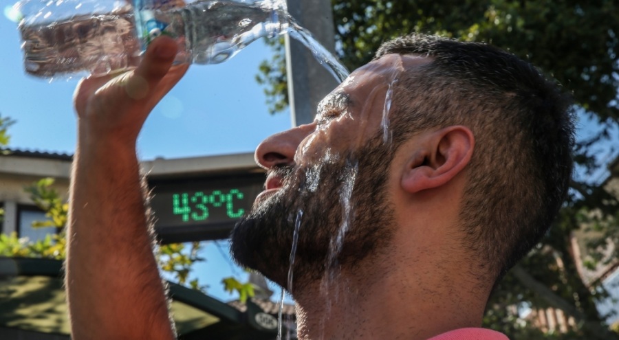 Bursa'da sıcak hava etkisini gösterdi! Sokaklar boş kaldı