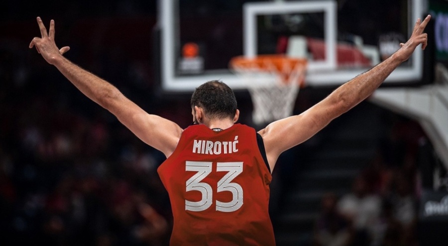 Olimpia Milano, Nikola Mirotic'i renklerine bağladı