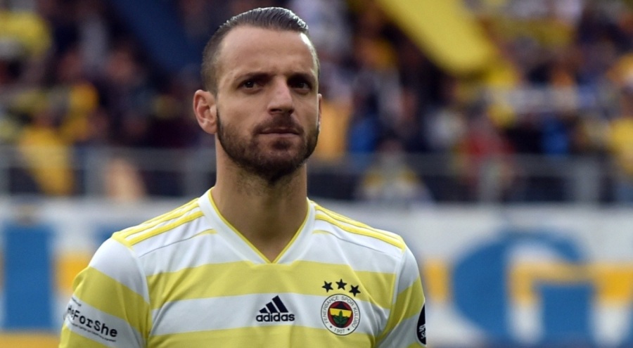 Soldado futbolu bıraktı