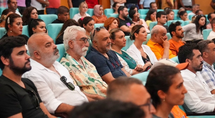 Tarsus Belediye Başkanı'ndan Bakanlığa: Oyun aile değerlerini aşağılıyorsa, niye yıllarca izlettiniz?