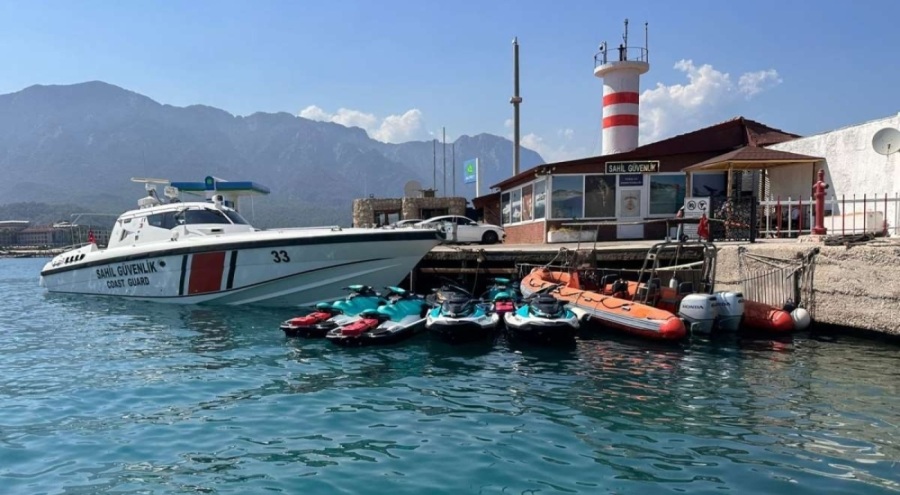 Sosyal medyadan izinsiz jet ski kiralayan 2 Rus'a sınır dışı kararı