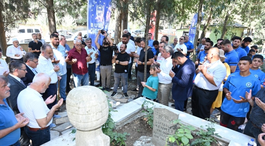Bursa'da Osmanlı sarayının başpehlivanı olan Softaoğlu Mehmed mezarının başında anıldı