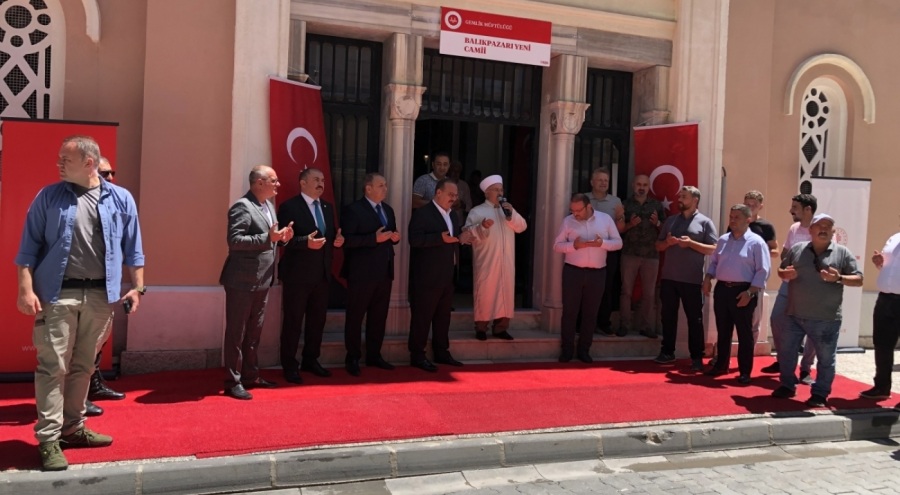 Bursa Gemlik Balıkpazarı Camii ibadete açıldı