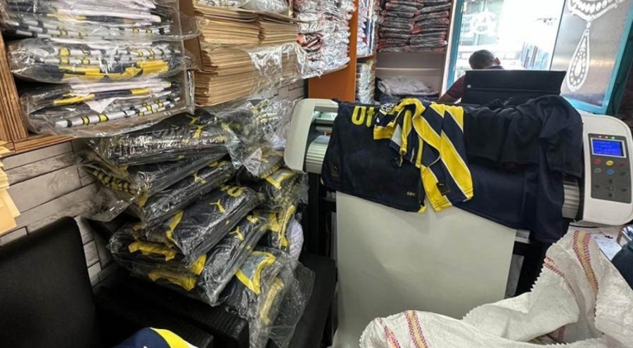 İstanbul'da 'sahte forma' baskını! Fenerbahçe'den açıklama