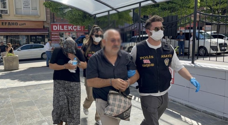 Sezer Keklici'nin ölümüyle ilgili üvey kardeşi ve üvey babası tutuklandı