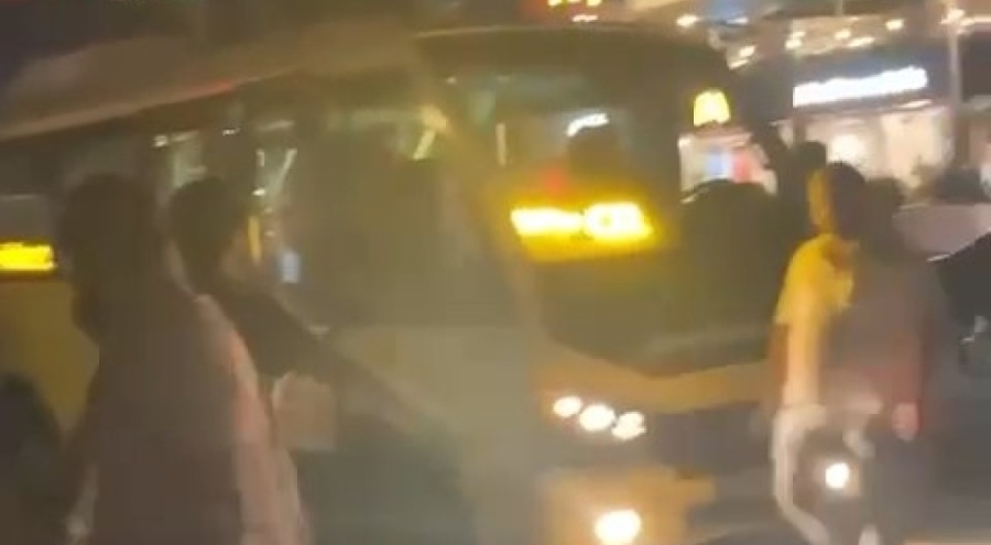 Bursa'da yol verme kavgasında kan aktı! Otobüs şoförü önündeki araç sürücüsünü bıçakladı