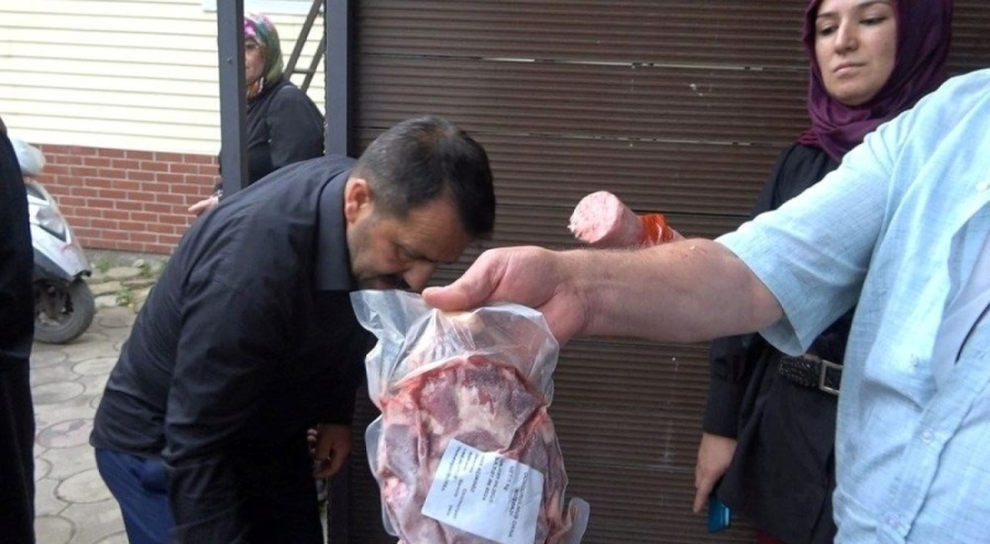 Bursa'da kurban hissesi yerine bozuk et ve salam dağıtılan sanıklara 3 bin 660'ar yıla kadar hapis istemi