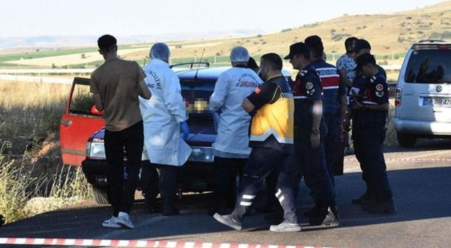 Park halindeki otomobilden çıkan 2 cesedin sır perdesi aralandı