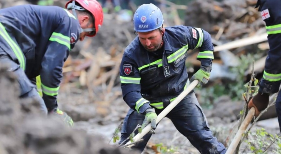 Gürcistan'ın tatil beldesi Şovi'de heyelan: Çok sayıda ölü ve kayıp var