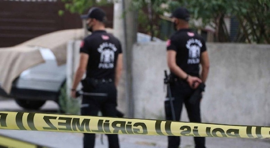 Adana'da otomobil ve motosiklet çarpıştı, 1 ölü 2 yaralı