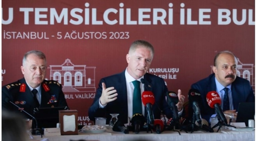 İstanbul Valisi Gül:  Sokak hayvanı diye bir şey yok