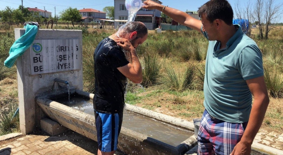 Su sorununa dikkat çekmek için yaptığı eylem görenleri şoke etti!