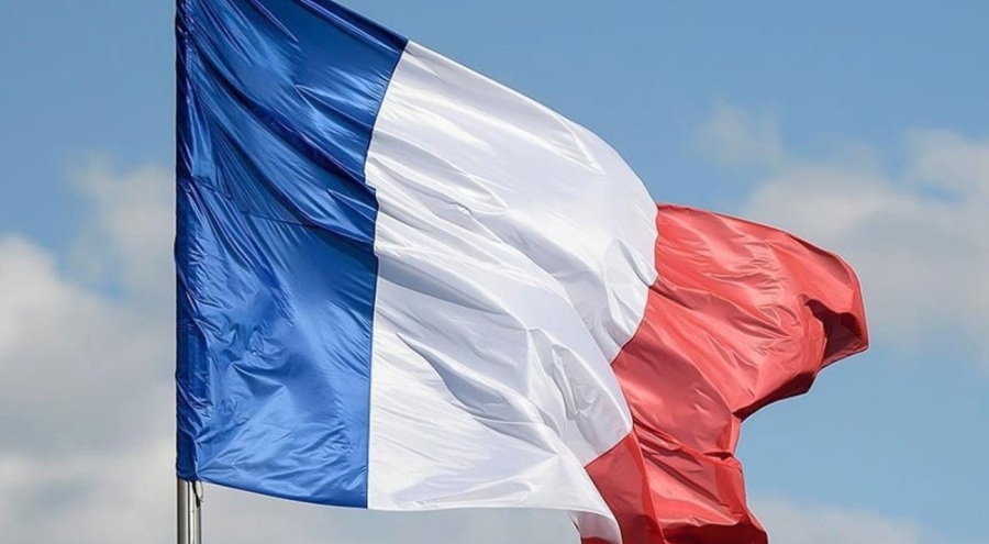 Fransa'da mahkeme, plajlarda tesettürlü mayo yasağını askıya aldı!