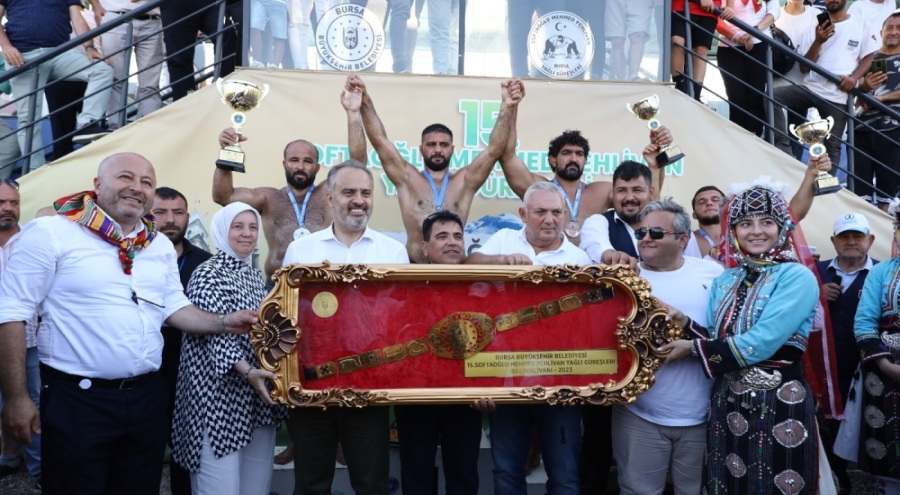 15. Softaoğlu Mehmed Pehlivan Yağlı Güreşleri'nde başpehlivan Serhat Gökmen oldu