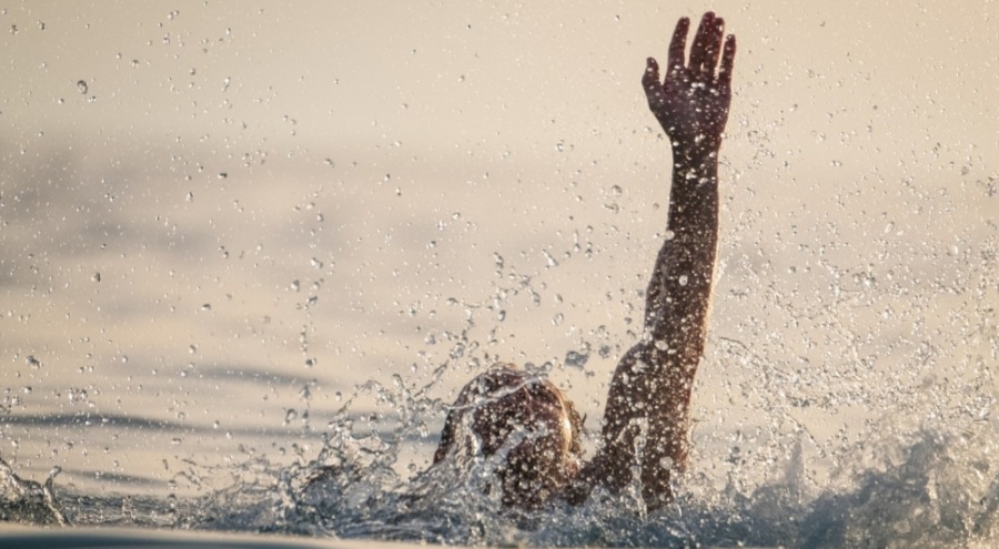 Bodrum'da 2 düzensiz göçmenin, yüzerek yurt dışına geçmeye çalıştığı belirtildi