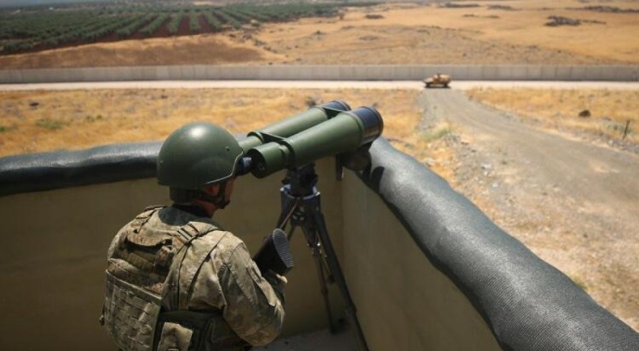 MSB: Sınırda 1'i PKK'lı 2 kaçak yakalandı