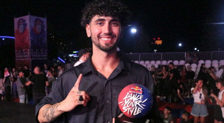 Bursa'da yapılan Red Bull Dance Your Style Türkiye Finalisti Volkan Arıcı