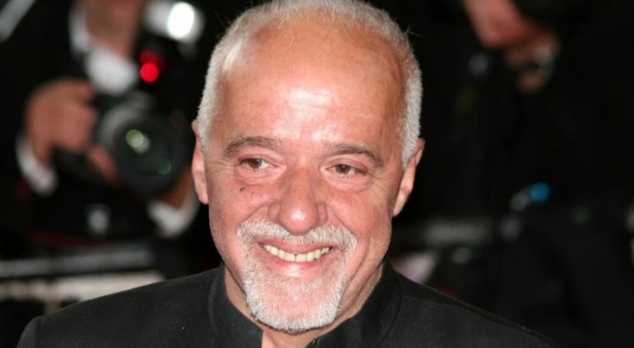 Ünlü yazar Paulo Coelho'dan Mete Gazoz'a tebrik mesajı