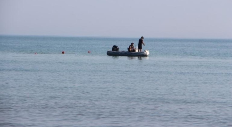 Yasaklı bölgede denize giren genç akıntıya kapıldı