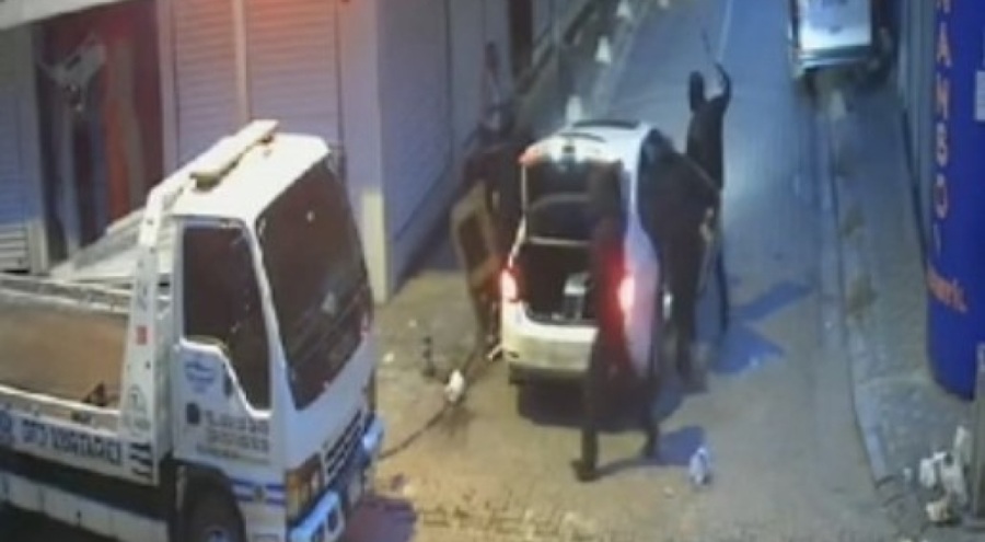 Lüks araçla soygun girişimini komşuların müdahalesi engelledi