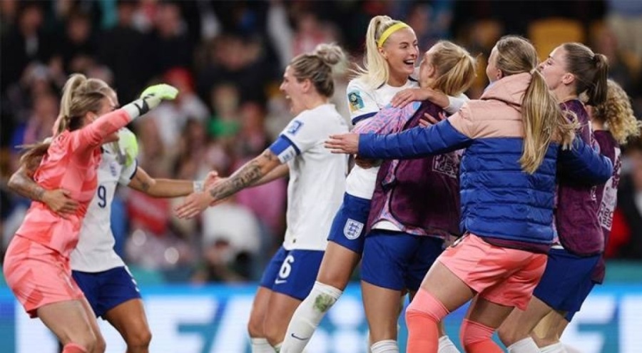 İngiltere ve Avustralya, Kadınlar Dünya Kupası'nda çeyrek finale yükseldi