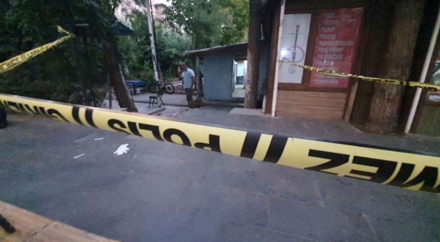 Nişana davet edilmeyen adam, babasını ve kardeşini vurdu!