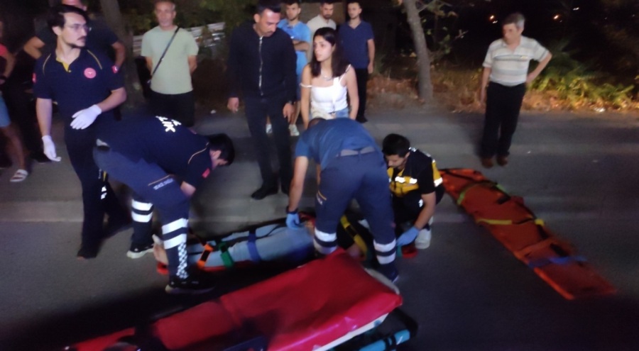 Bursa Orhangazi'de Göl Yolu'nda otomobil ile motosiklet birbirine girdi: 2 yaralı