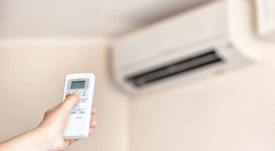 Kliması bozulan yaşlı çift, tamirci beklerken sıcağa dayanamayarak öldü