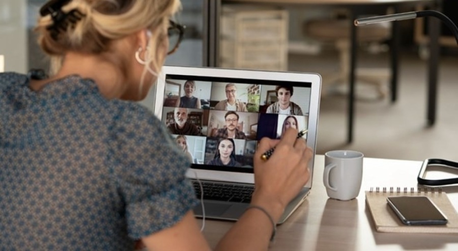 Zoom'dan uzaktan çalışan personellerinin ofise geri dönsün çağrısı