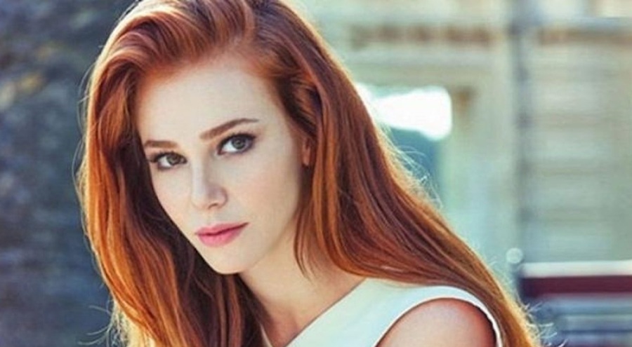 Elçin Sangu sevgilisiyle güneşlendi