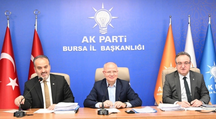 AK Parti Bursa İl Başkanı Davut Gürkan'dan flaş açıklamalar: "Bizim aday olma gibi düşüncemiz, niyetimiz, hedefimiz yok"