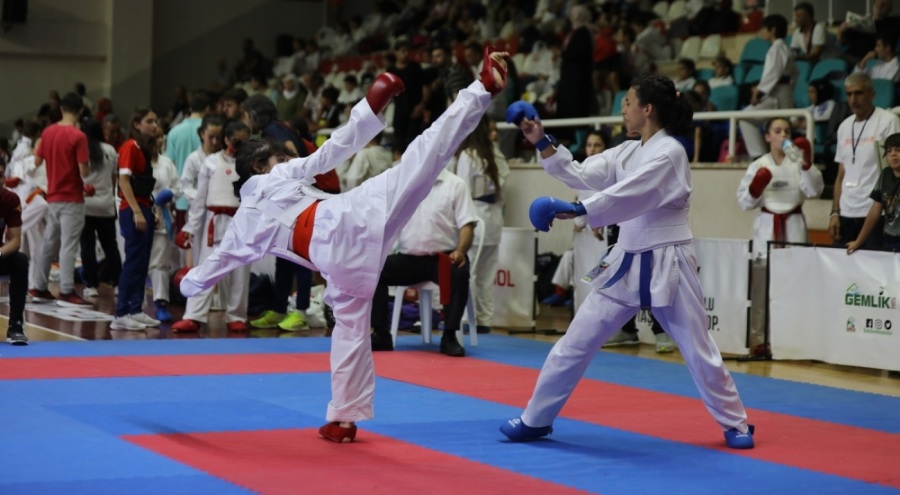 Bursa Gemlik'te karate turnuvası başlıyor