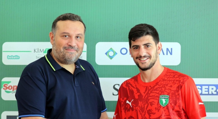 Efeler 09 SFK, Burak Özbakır'ı renklerine bağladı
