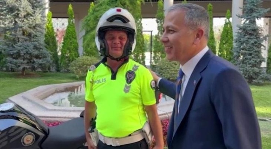 'Ama ölürsen ne yapacağız yavrum' sözleri ile Türkiye'yi duygulandıran polise sürpriz!