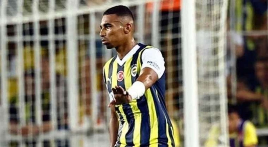 Fenerbahçe, UEFA kadrosunda değişiklik yaptı