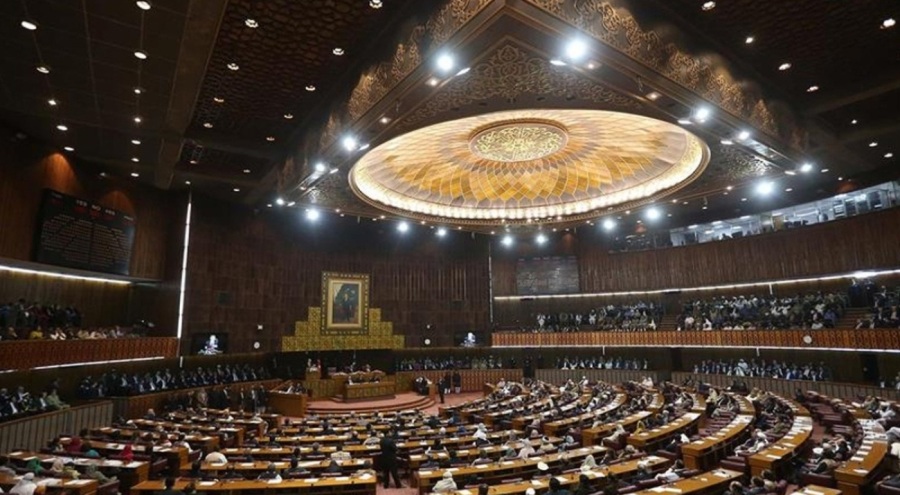 Pakistan'da parlamento feshedildi