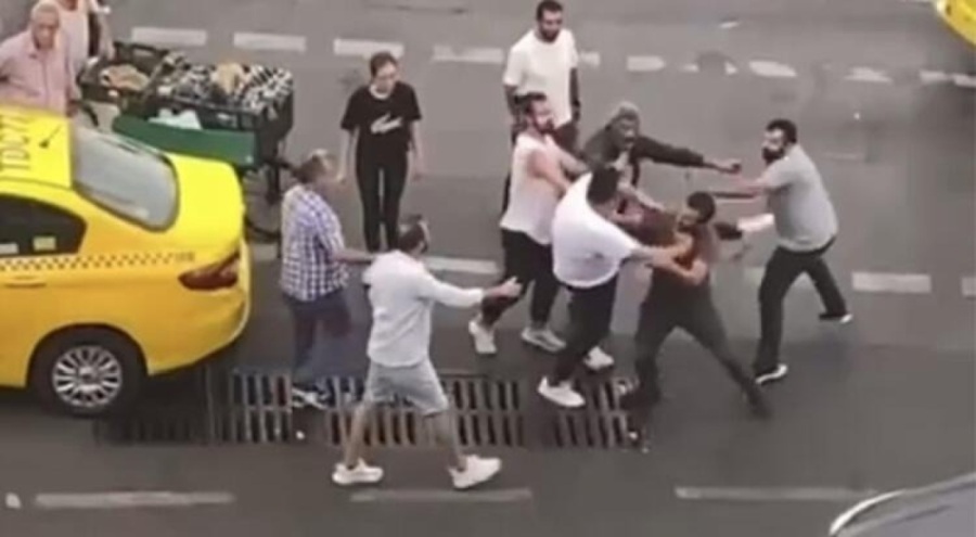 Tekme ve yumruklu taksimetre kavgası