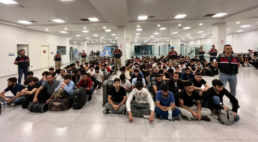 Kocaeli'de 163 düzensiz göçmen sınır dışı edildi