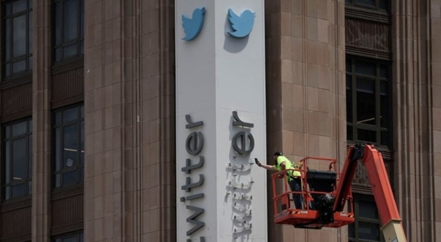 Twitter eşyalarını açık artırmaya çıkardı
