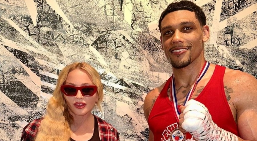 Madonna boksör sevgilisinin şampiyonluğunu kutladı