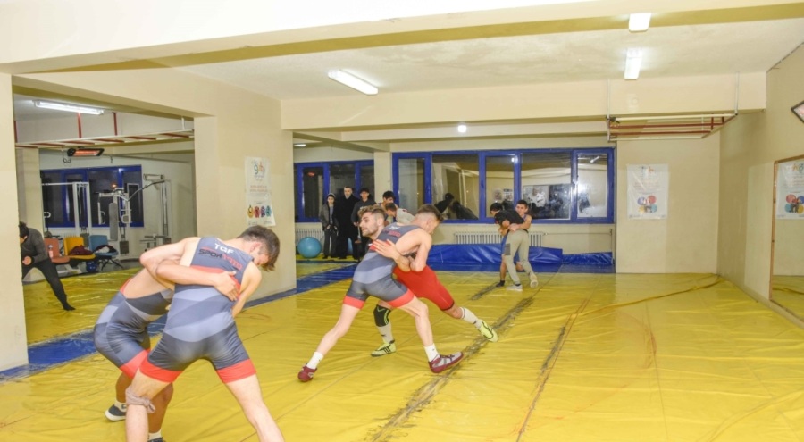 Bursa Karacabey'de bir ayda 4 bin 57 sporcu tesisleri kullandı